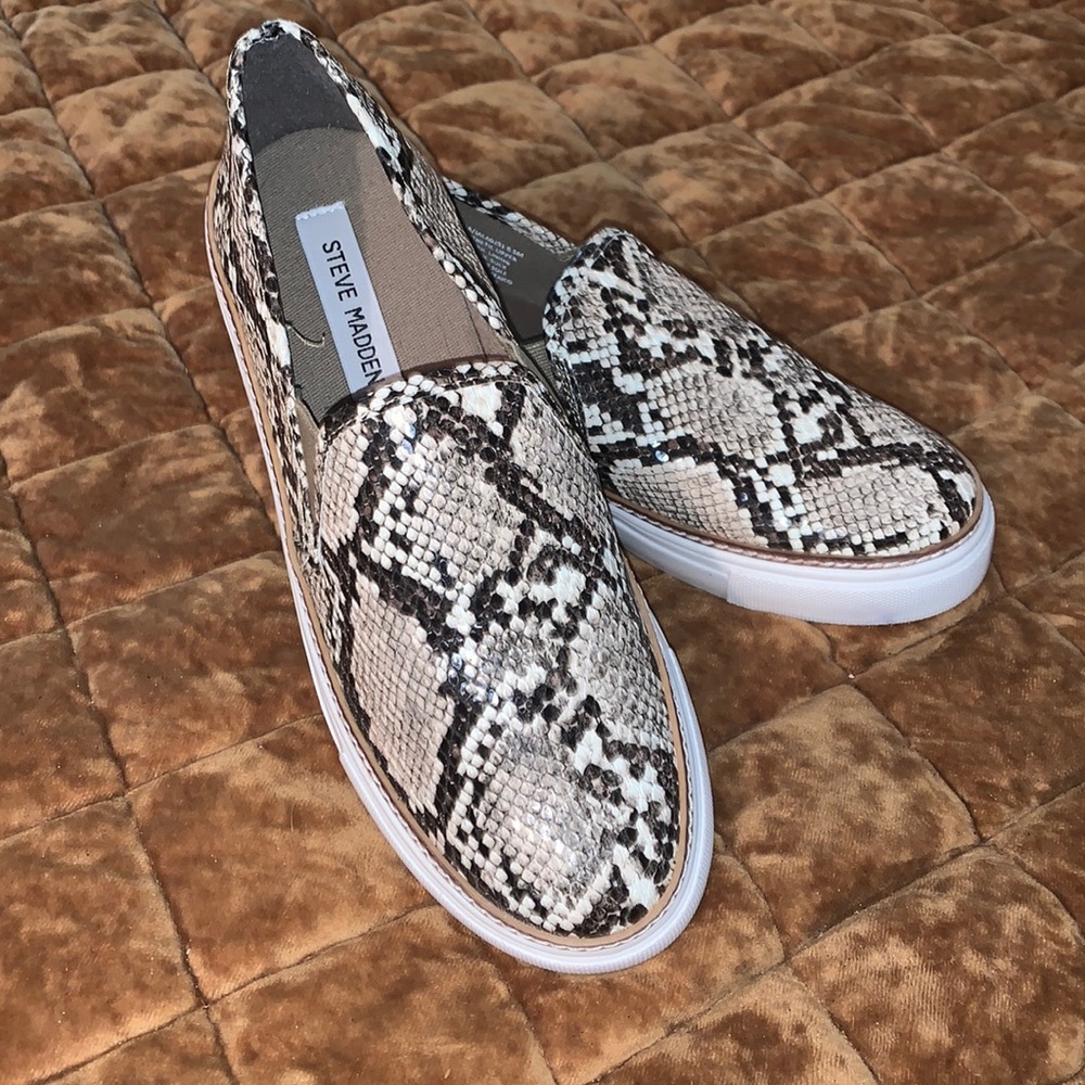 Steve Madden snakeprint boat shoes